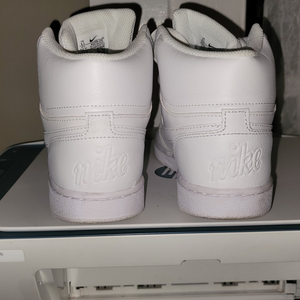 Womans nikes - Picture 4 of 4